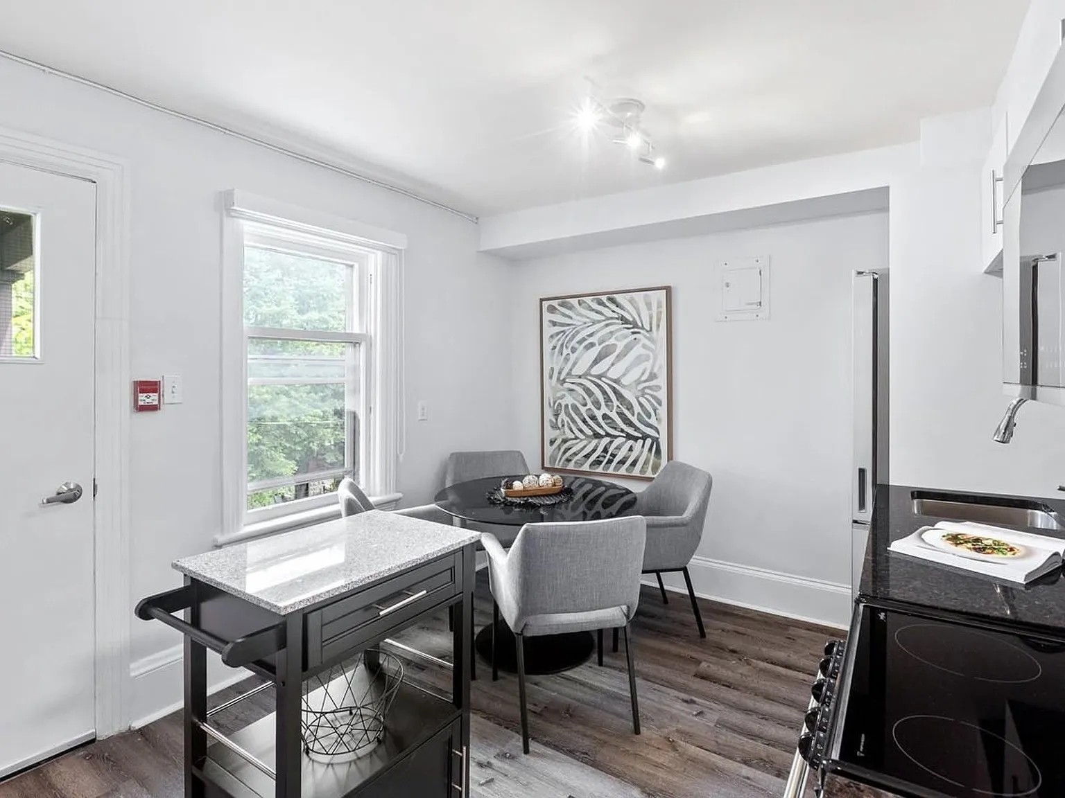 360 Friel Street Ottawa — Photo 2