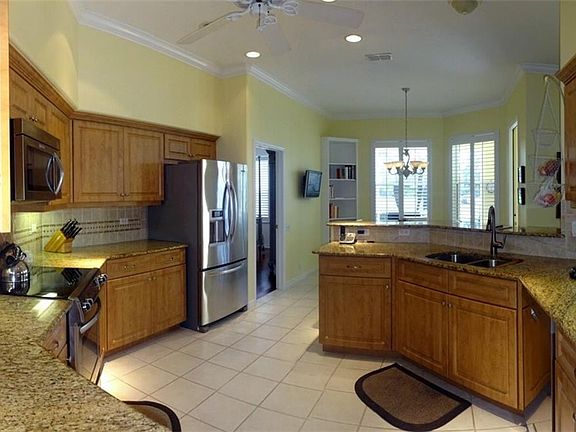 3rd image of 9349 Garden Pointe Ct