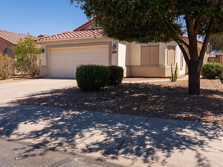 45513 W Sky Ln — Photo 2