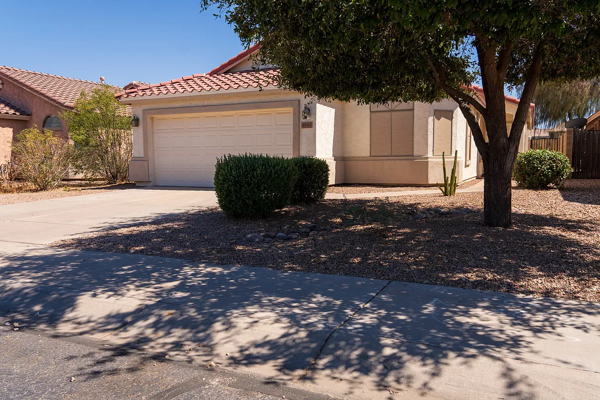 Building Photo - 45513 W Sky Ln