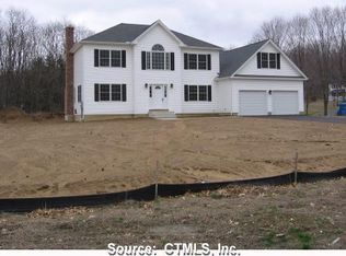 2 Saxton Ln, Broad Brook, CT 06016