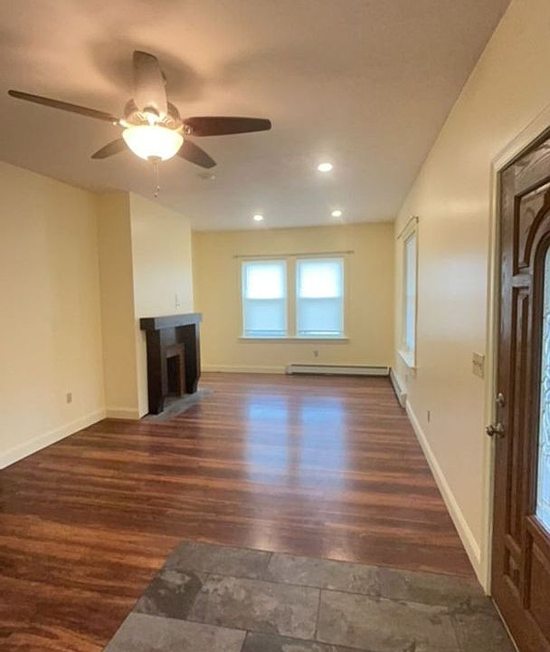 1st image of 8-10 Mechanic St #8