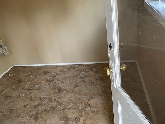 5th image of 560 Mentor Ave #7