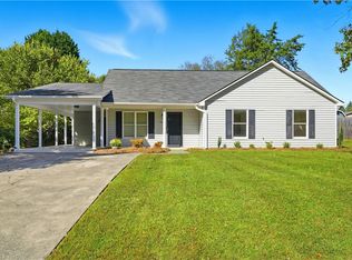 305 Appledore Ct, Winston Salem, NC 27103