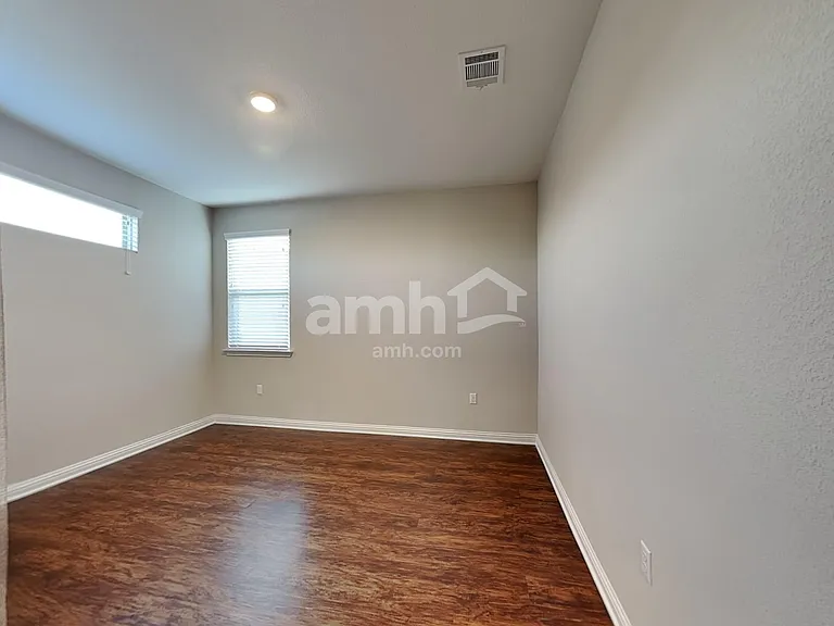 8112 Turnberry Ln — Photo 17