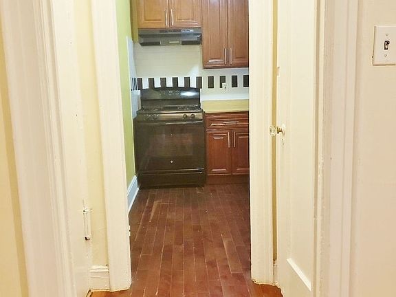 4th image of 2826 44th St APT 6B