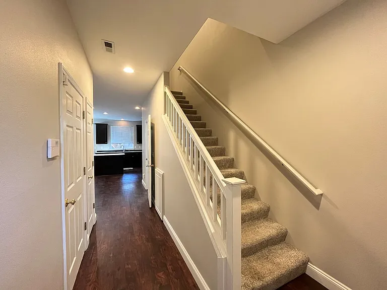767 SW 198th Pl — Photo 3