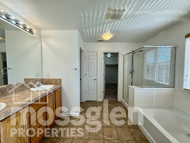 141 Chelwood Ln — Photo 18