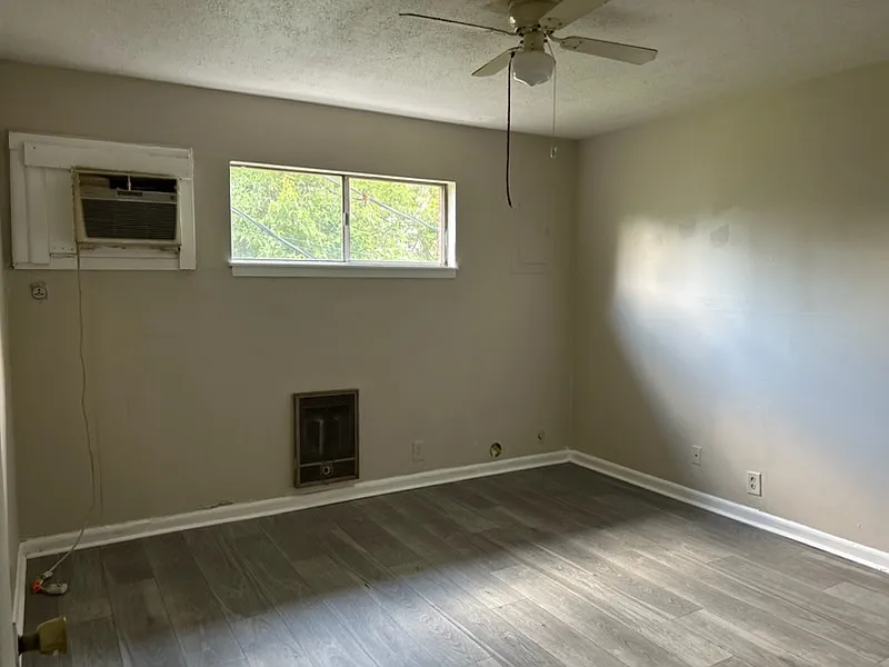 2 bed, 700 sqft, $750 — Photo 3