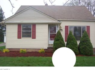 20612 Applegate Rd, Maple Heights, OH 44137