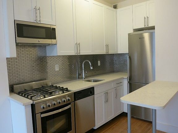 4th image of 639 10th Ave APT 3B