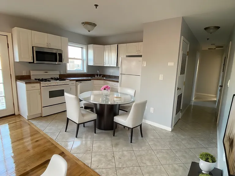812 - OM-812 New York Avenue LLC — Photo 24