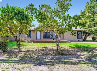 339 N 5th St, Carlton, OR 97111