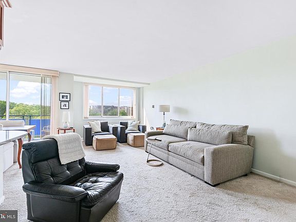 4th image of 10401 Grosvenor Pl APT 1009