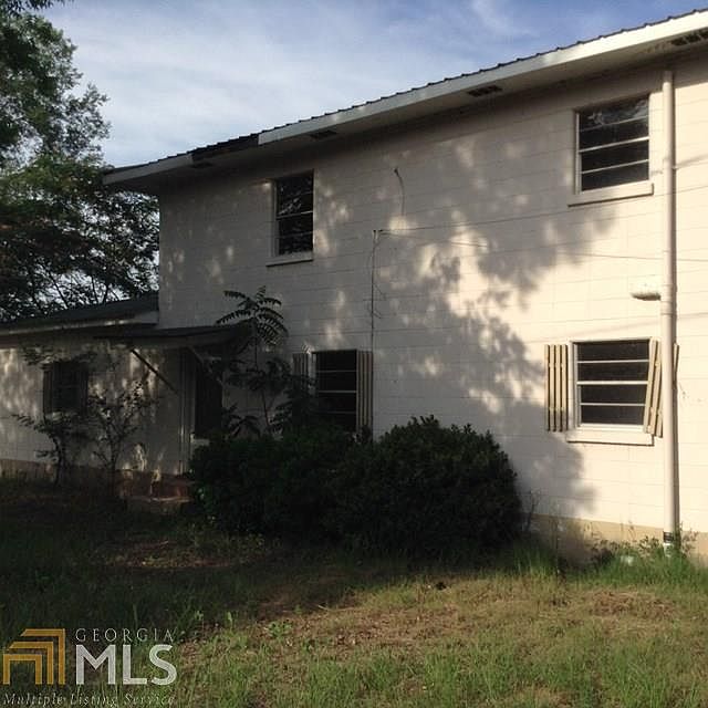 1st image of 205 Pine Cir