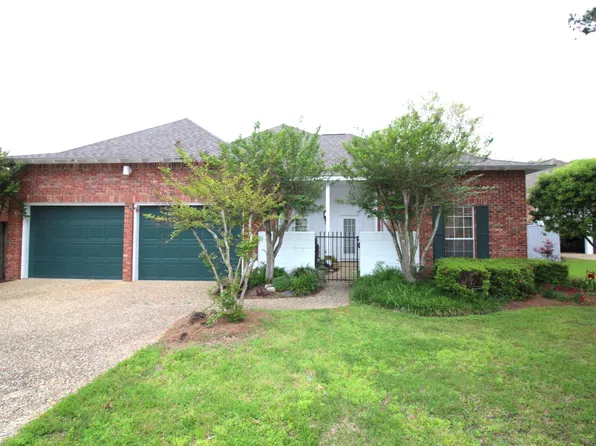11 Stones Throw Dr, Hattiesburg, MS 39402