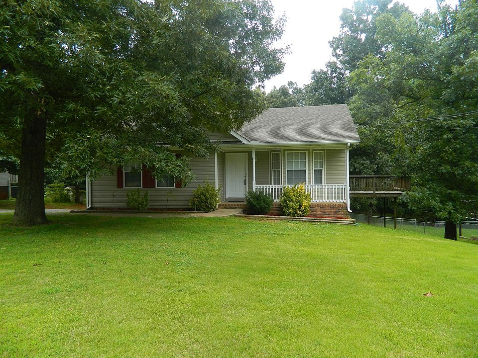 1st image of 945 Merritt Lewis Ln