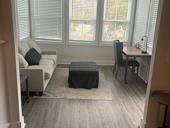 4th image of 7 Mangrove St #7
