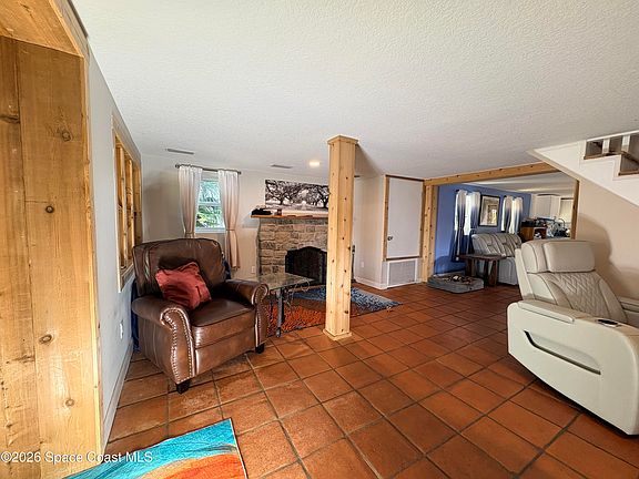 5th image of 12870 83rd Ave