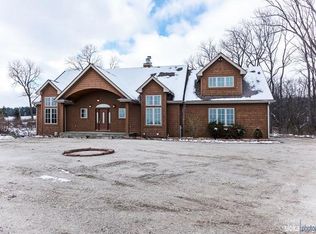 2911 Alden Rd, Woodstock, IL 60098