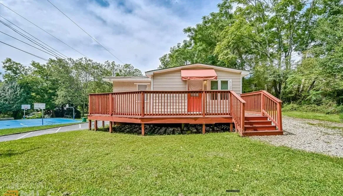 3 bed, 1246 sqft, $1,400 — Photo 1