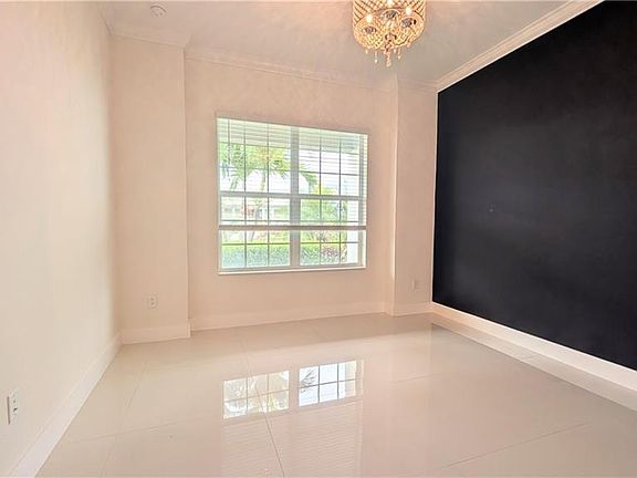 4th image of 17204 Bullhorn CIR