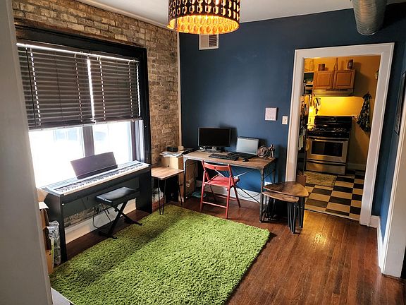 3rd image of 2506 N Sacramento Ave #3