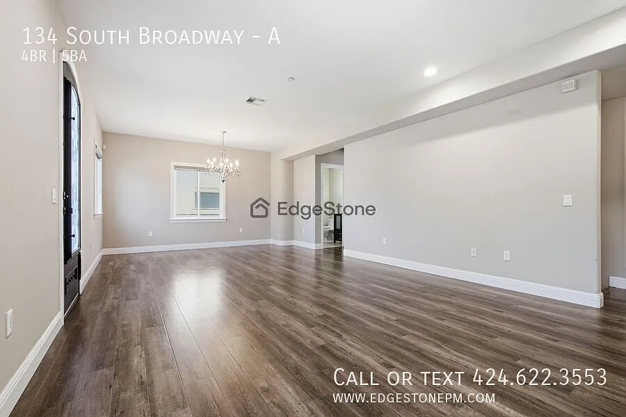 4 Bedroom / 4.5 Bathroom - Condo in Redondo Beach Available For Rent Now! — Photo 4