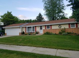 1150 Hillside Dr, Kewaskum, WI 53040