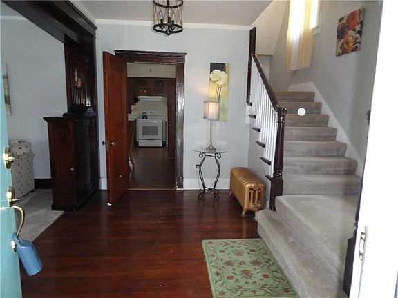 4th image of 607 W Newton St