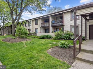 11 Twin Rivers Dr N #M, Hightstown, NJ 08520