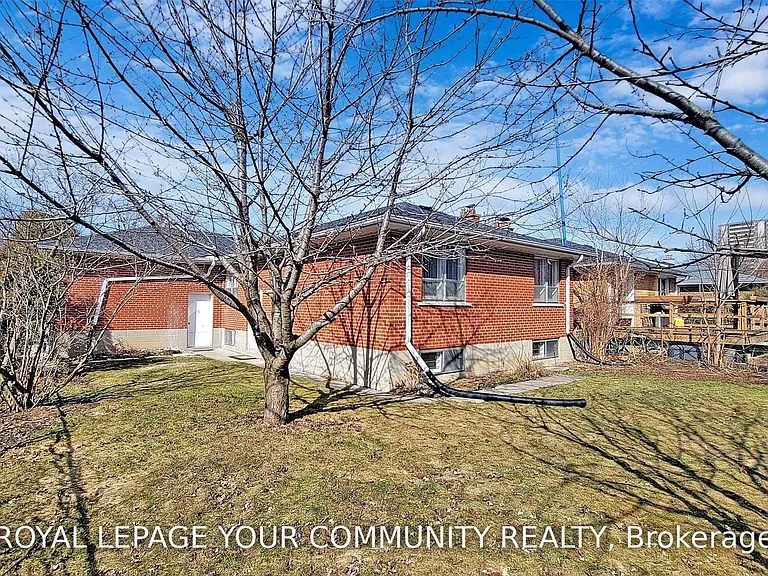 79 Patricia Ave #MAIN LEVEL — Photo 35