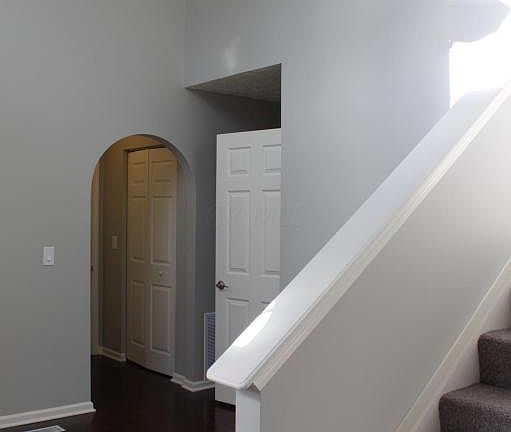 4th image of 3232 Bixwood Ct N