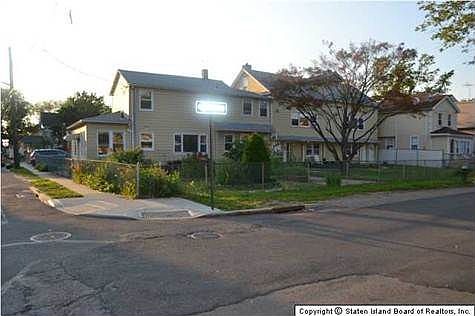 1st image of 33 Beacon Pl
