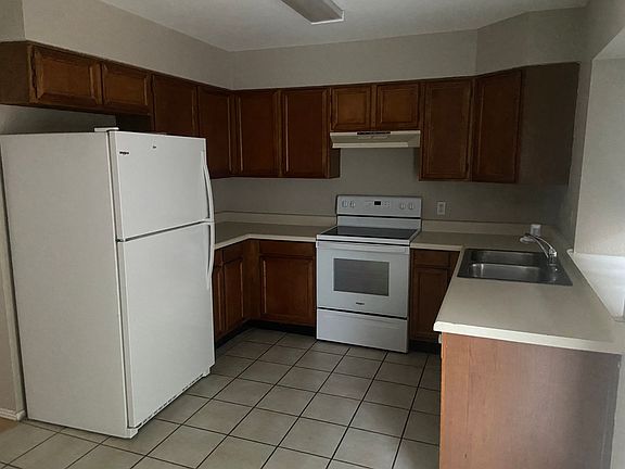 3rd image of 921 W University Dr Unit 1137