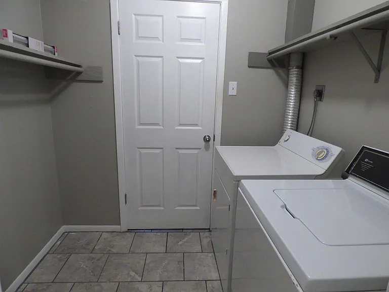 6680 Whispering Oak Pl #6 — Photo 16
