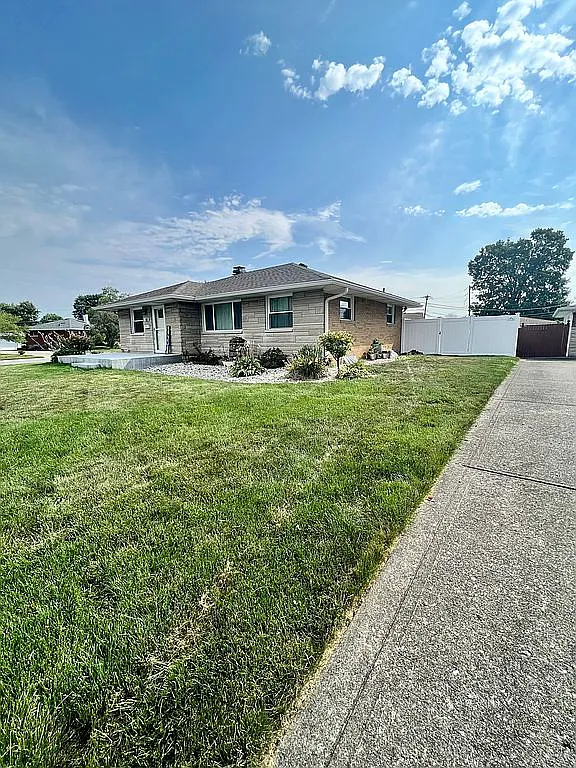 603 Killian Dr photo 1