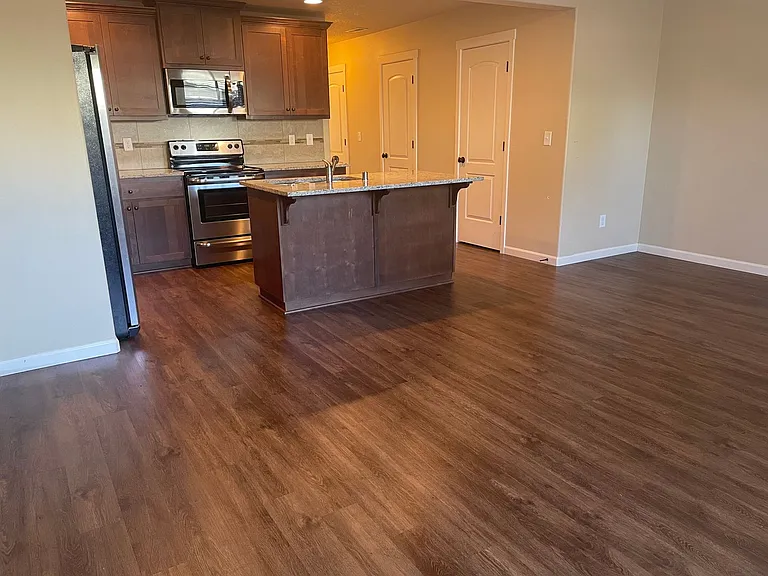 Covington Manor 9700-9816 — Photo 5