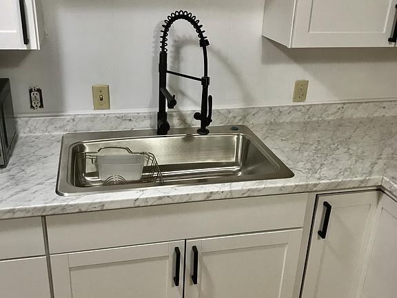 3rd image of 229 1/2 Burlington Ave