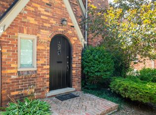 331 McKinley Ave, Grosse Pointe Farms, MI 48236