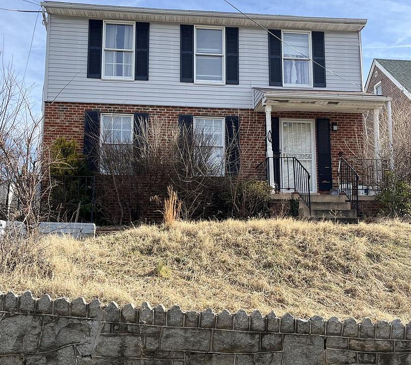1st image of 3015 24th St NE