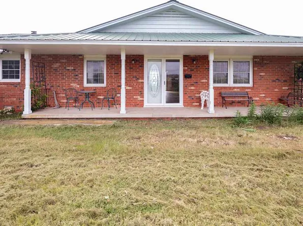 7601 E Brake Rd, Newkirk, OK 74647