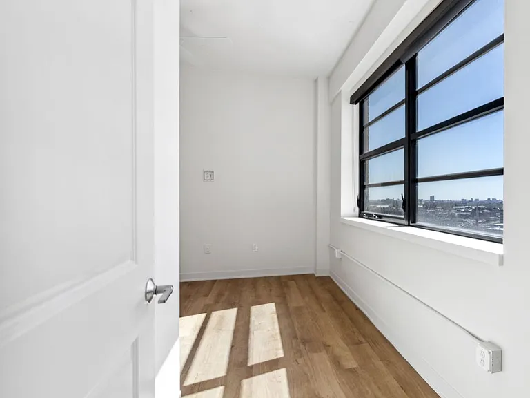 The Tower at Henry — Photo 105