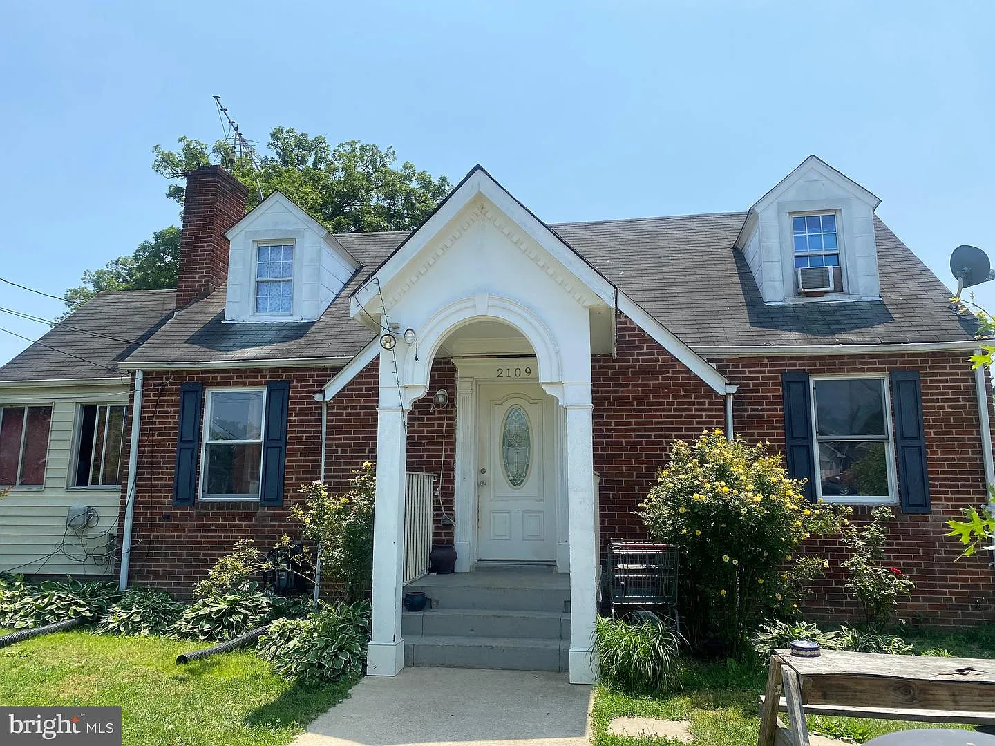 2109 Beechwood Rd photo 1