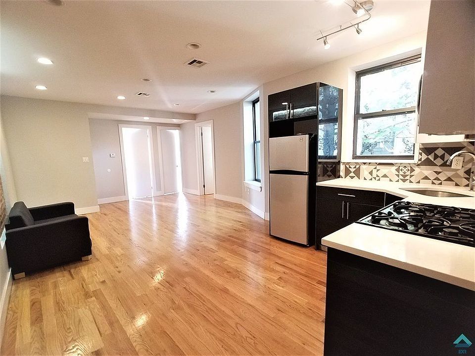 1st image of 1565 Lincoln Pl #Gf