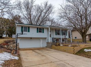 608 Acker Pkwy, Deforest, WI 53532