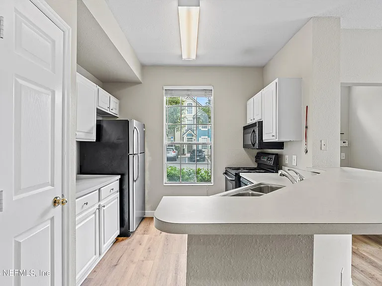13700 Richmond Park Dr N #701 — Photo 11