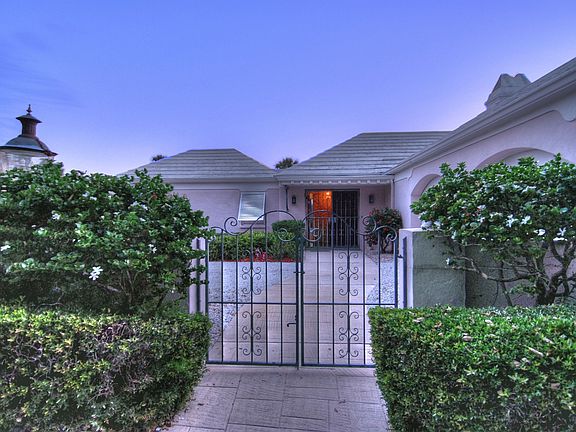 3rd image of 582 S Spoonbill Dr