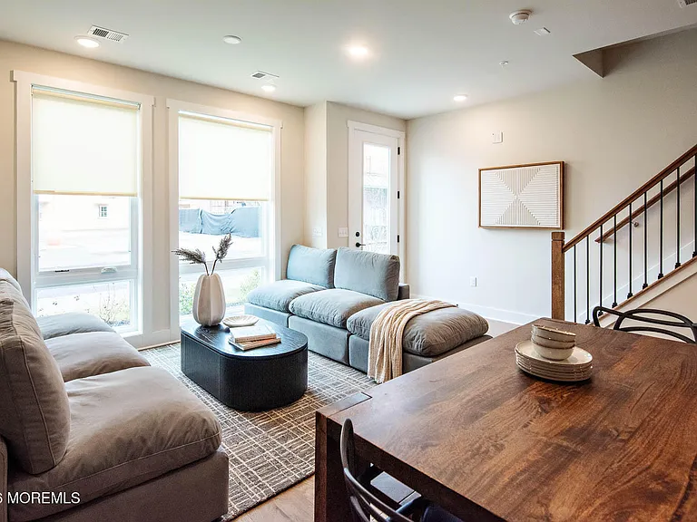 1403 Kingsley St #209 — Photo 12