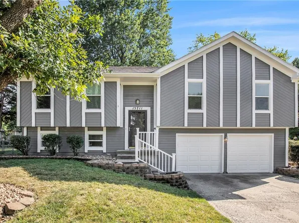 15711 W 151st Ter, Olathe, KS 66062